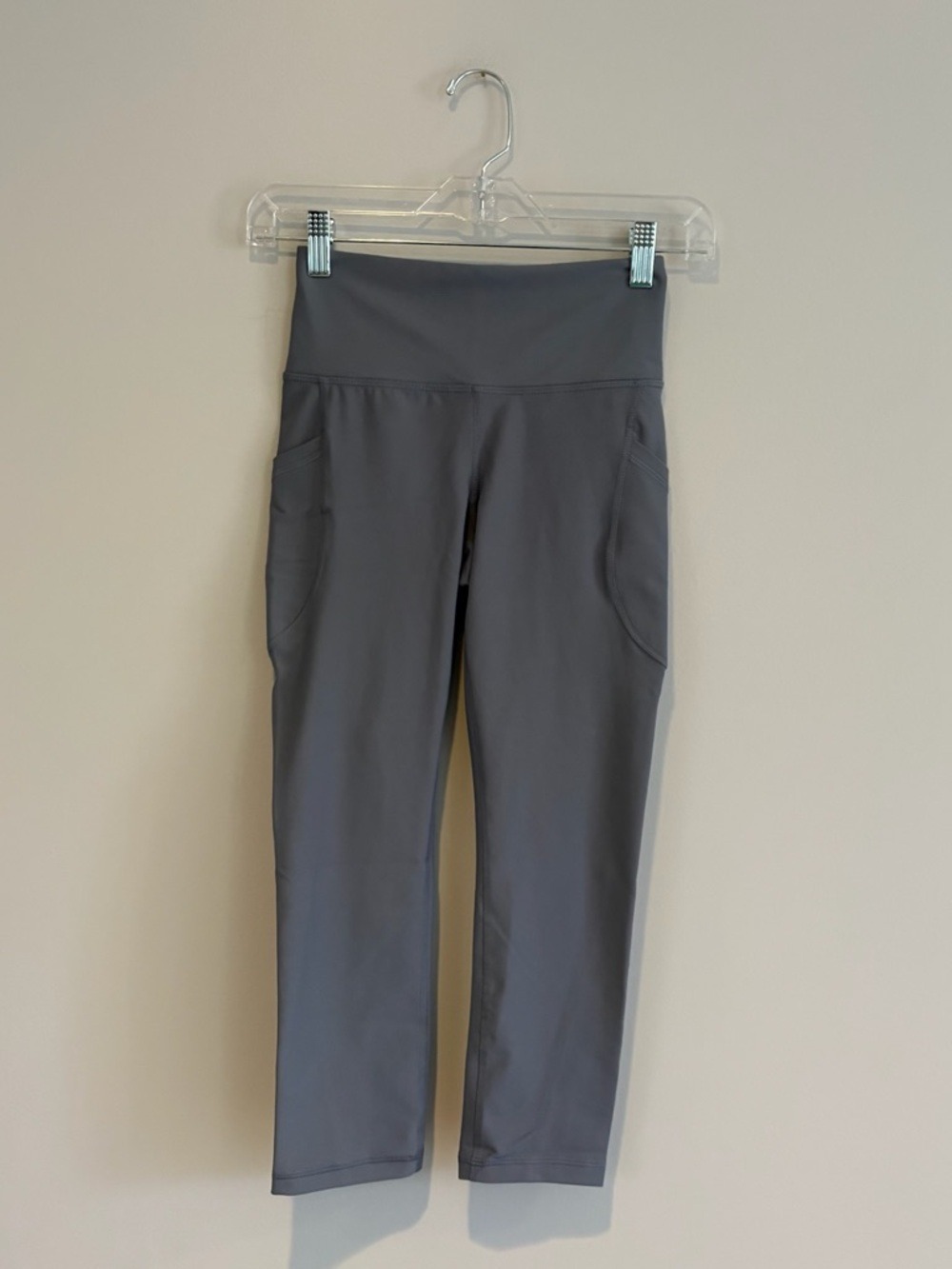 Old Navy Active PowerSoft High-Rise Go-Dry Leggings in Gray Size XS NWT